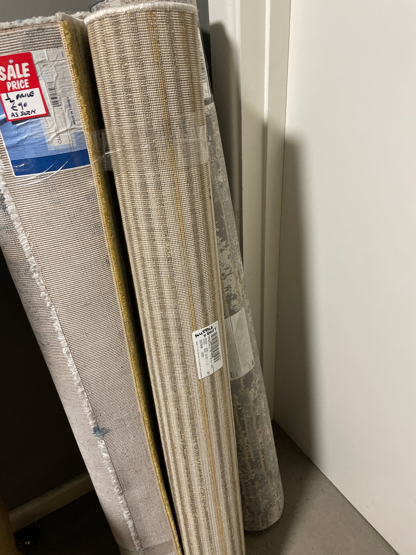 Rug in mustard and grey reduced to clear Instore