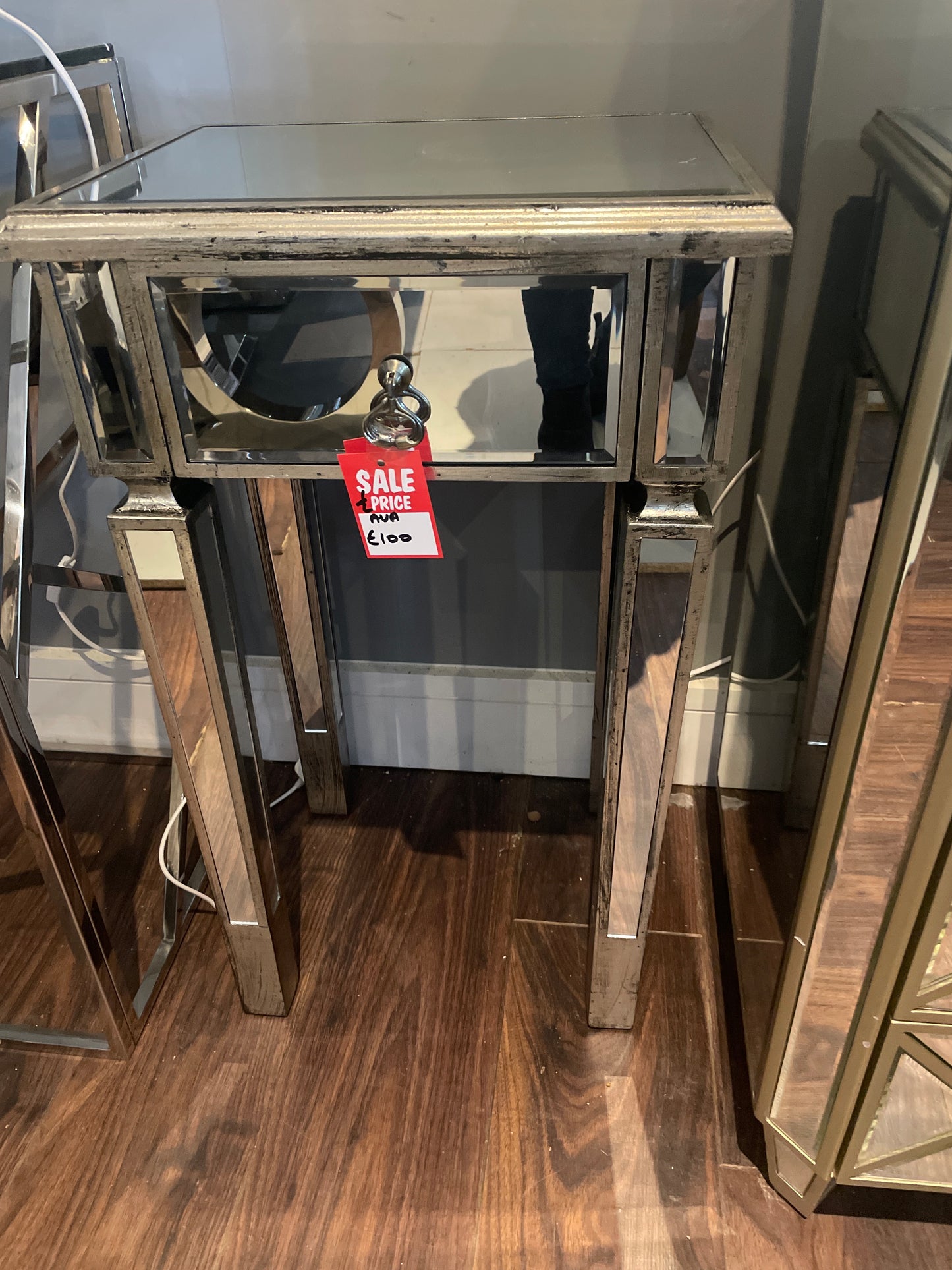 Ava Antiqued Venetian Mirror Bedside Table with 1 drawer and shelf less than half price ex display