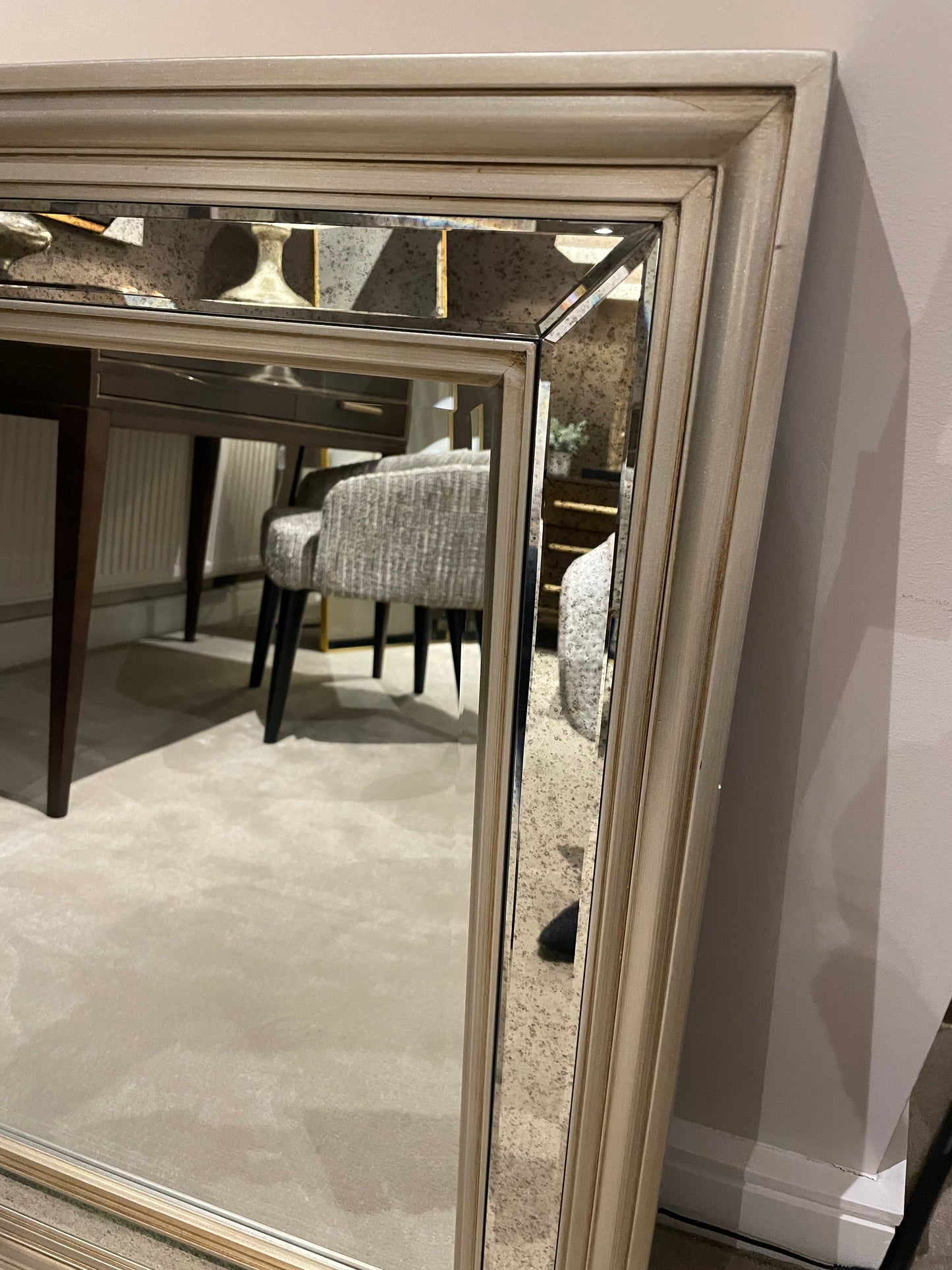 MqM mirror w antiqued glass in outer section reduced ex showroom