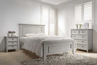 Turner 5ft King size classic wooden bed painted in a beautiful shade of grey REDUCED TODAY