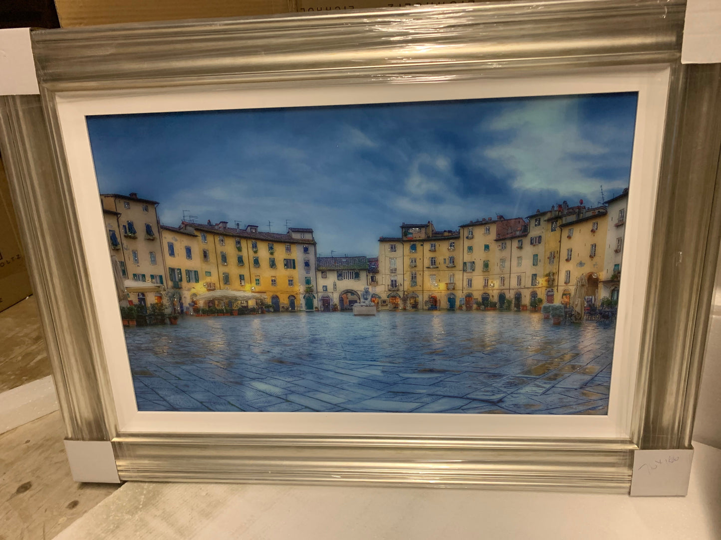Italian Market Square last one at clearance price