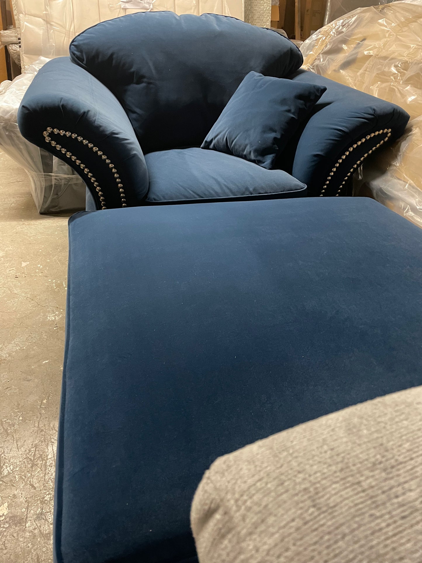 Bellini loveseat sofa or footstool reduced to clear for collection WhatsApp 0896031545