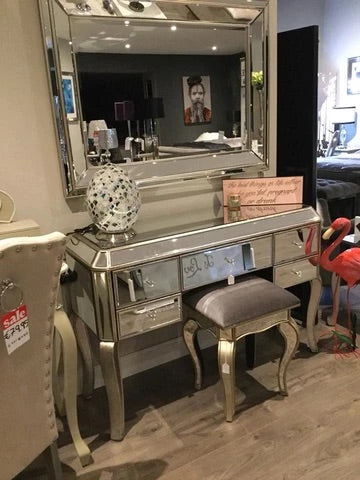 Antique mirrored Venetian Dressing table 5 drawer. Last one available reduced