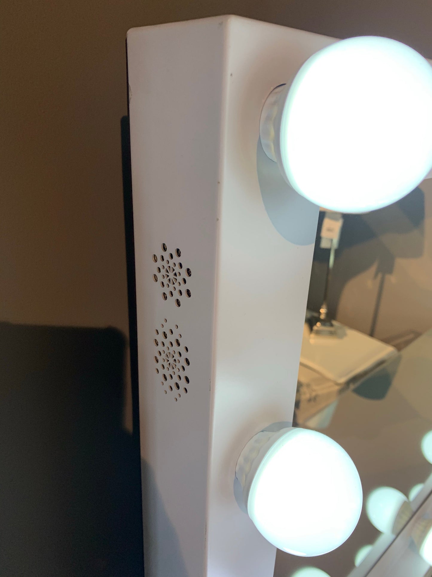 X Large Hollywood mirror Table top size with Bluetooth speaker. WHITE