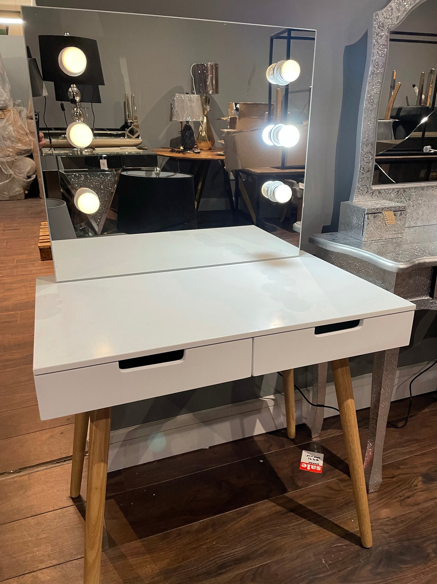 Hollywood table set with mirror and stool for collection WhatsApp 0896031545