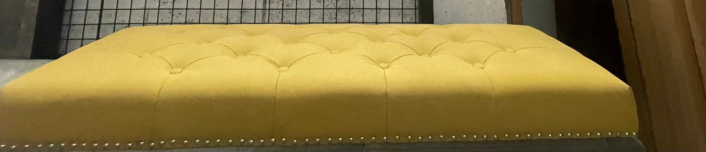 Shankar buttoned bench in Stonewash yellow