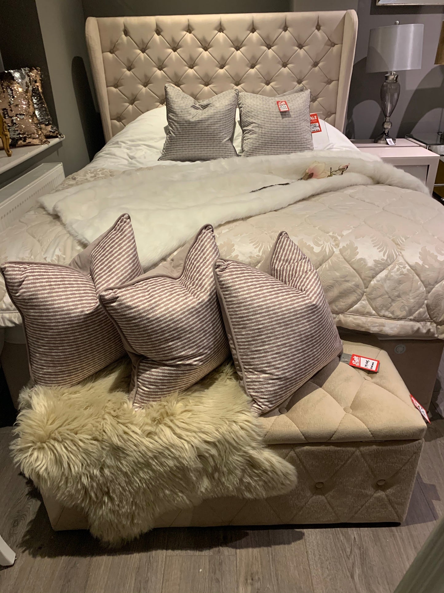 Zelda bed with wings on side 5 ft clearance offer last one in mink velvet