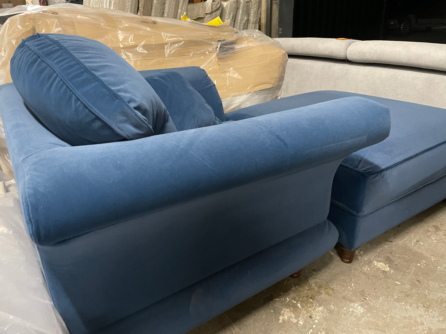 Bellini loveseat sofa or footstool reduced to clear for collection WhatsApp 0896031545