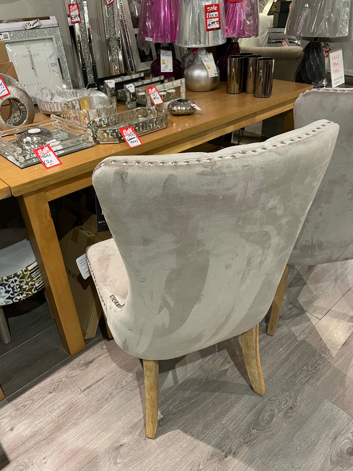 Cher Oak FIXED dining table 120 or 150 cm. CLEARANCE OFFER take away price sold as seen !