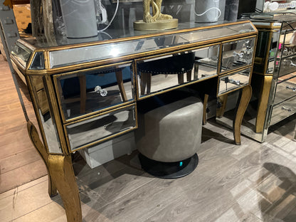 Antique mirrored Venetian Dressing table  5 drawer. Last one available reduced