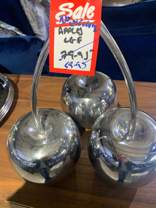 Trio of apples sculpture reduced instore to clear