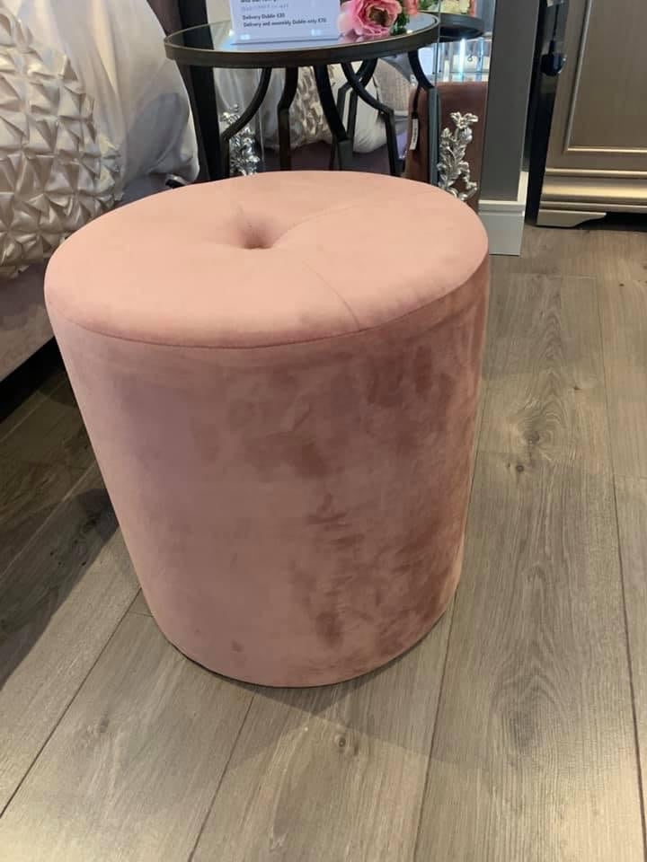 Chesterfield footstool in blush